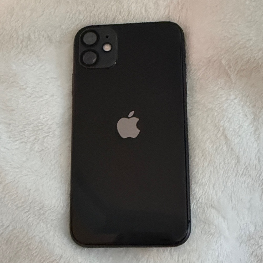 Apple iPhone - Sleek Black Finish